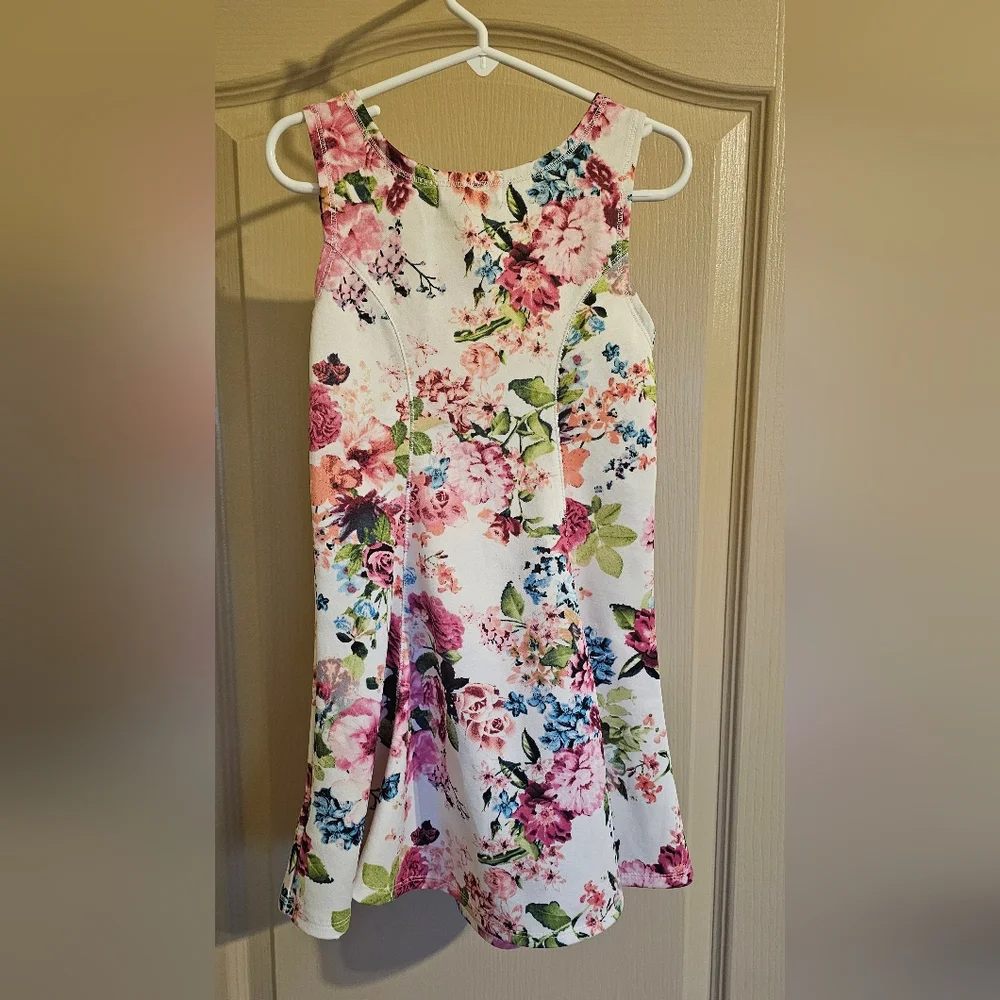 Knit Works Xs Beautiful Floral Conforming Spring And Summer Dress